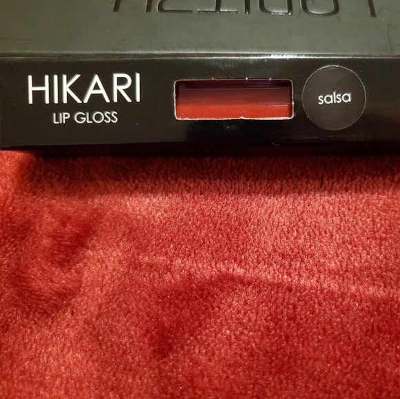 NIB Hikari lip gloss in Salsa - Picture 2 of 5